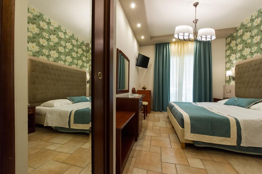 Olympic Hotel Parga Pokoj fotografie